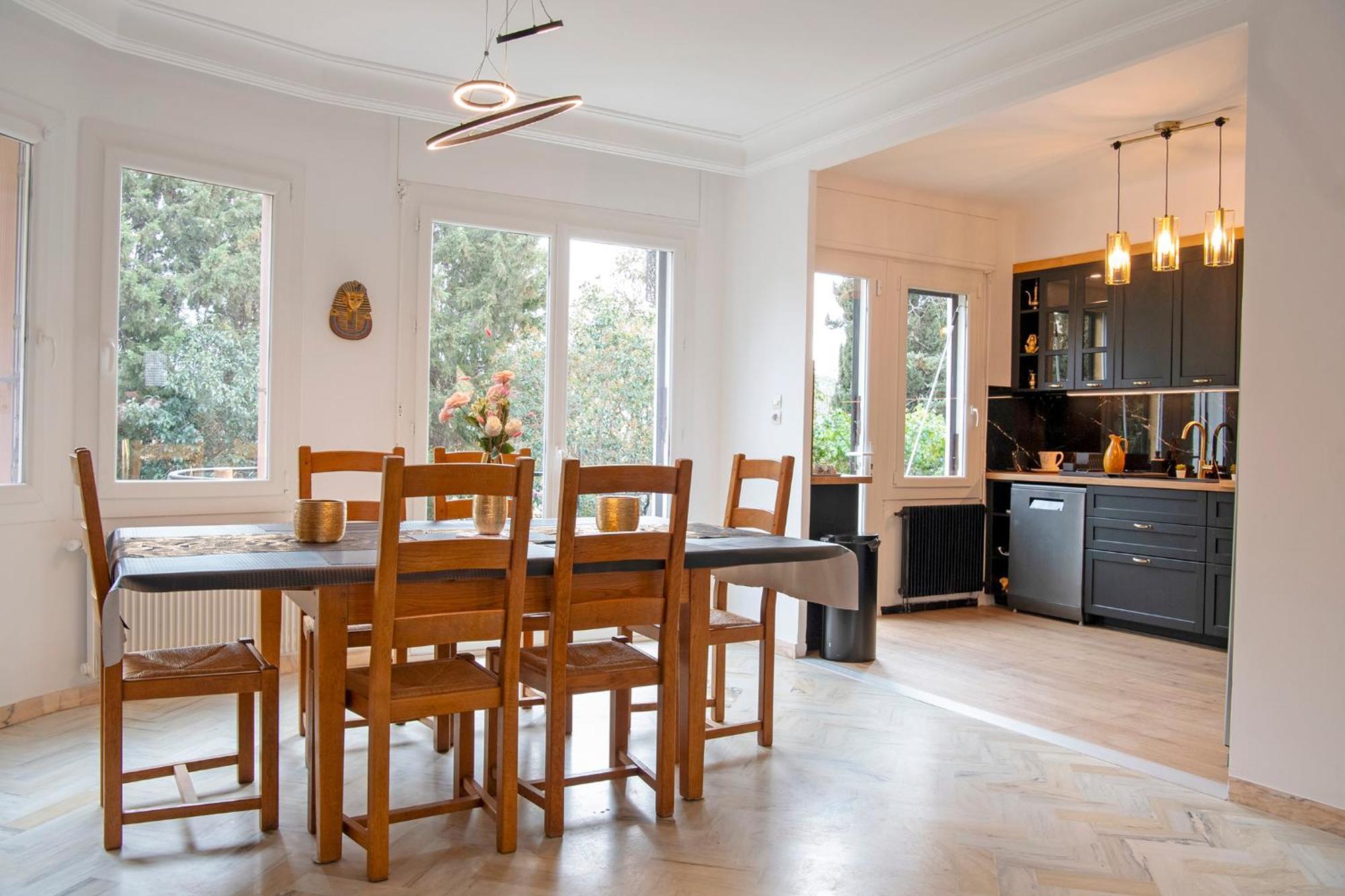 Standing De 88 M2, Grand Jardin, Wifi, Clim, Netflix, La Suzanna Hébergement de vacances Hyères
