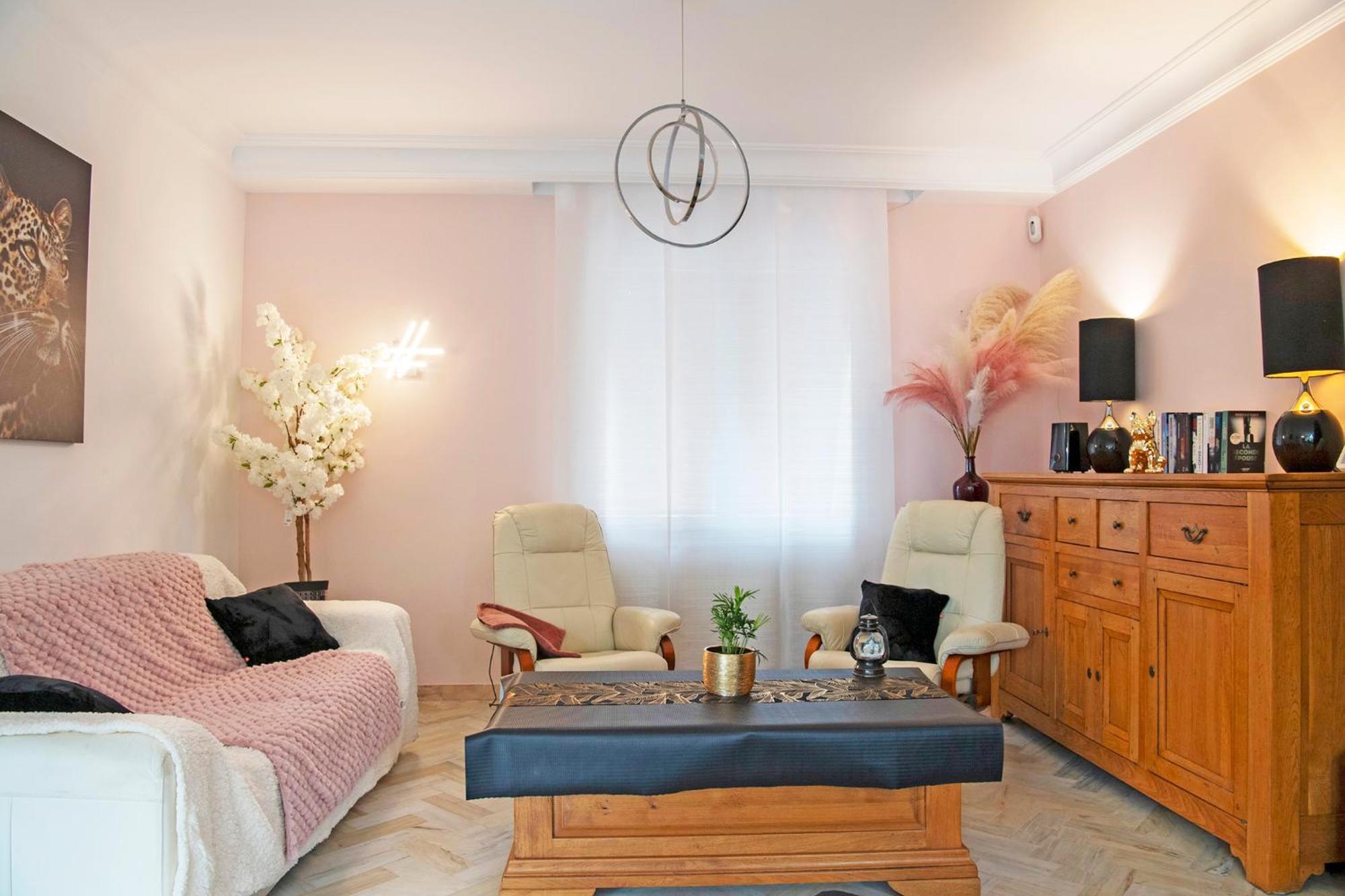 Hébergement de vacances Standing De 88 M2, Grand Jardin, Wifi, Clim, Netflix, La Suzanna Hyères